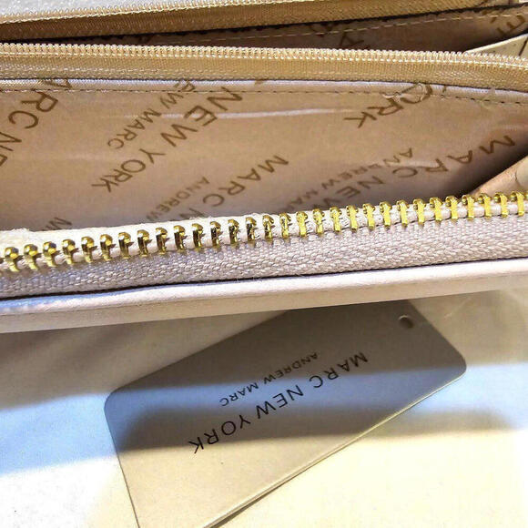 Marc New York Clutch bag Pink New with Tags - Picture 7 of 8